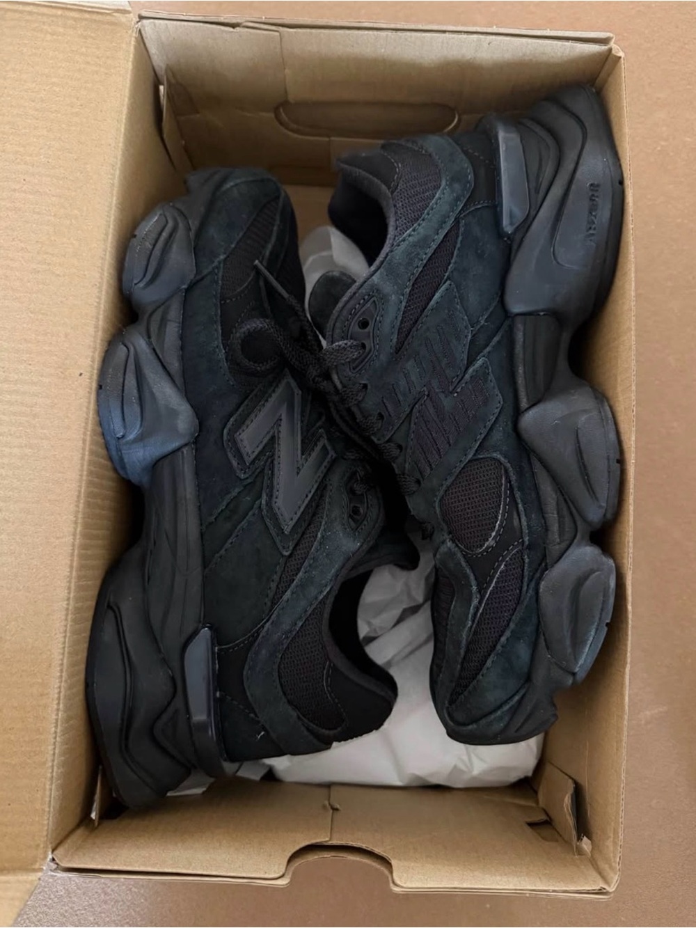 New Balance woman’s 8.5 or unisex 7 Black Suede & Mesh Sneakers
